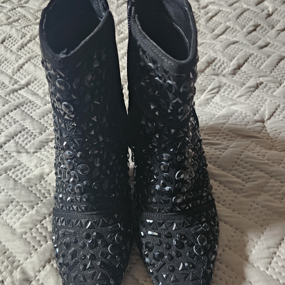 Forever 21 Black Embellished Ankle Boots